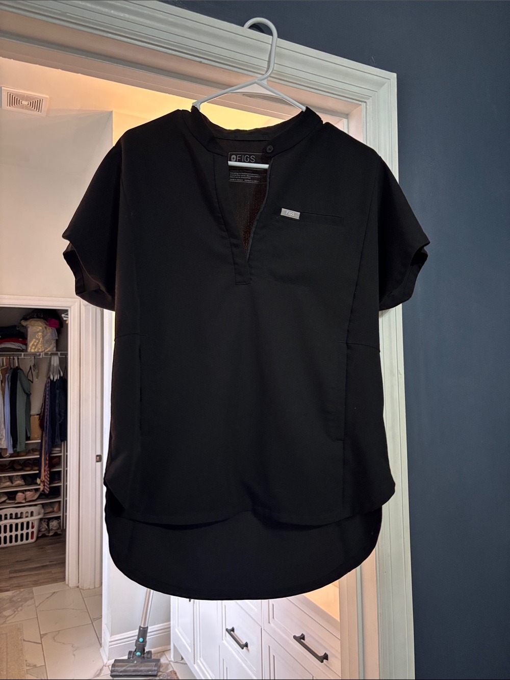 Figs Black Short-Sleeve Medical Top